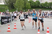 Zieleinlauf Jedermannlauf und Elite (©Foto.Martin Schmitz)